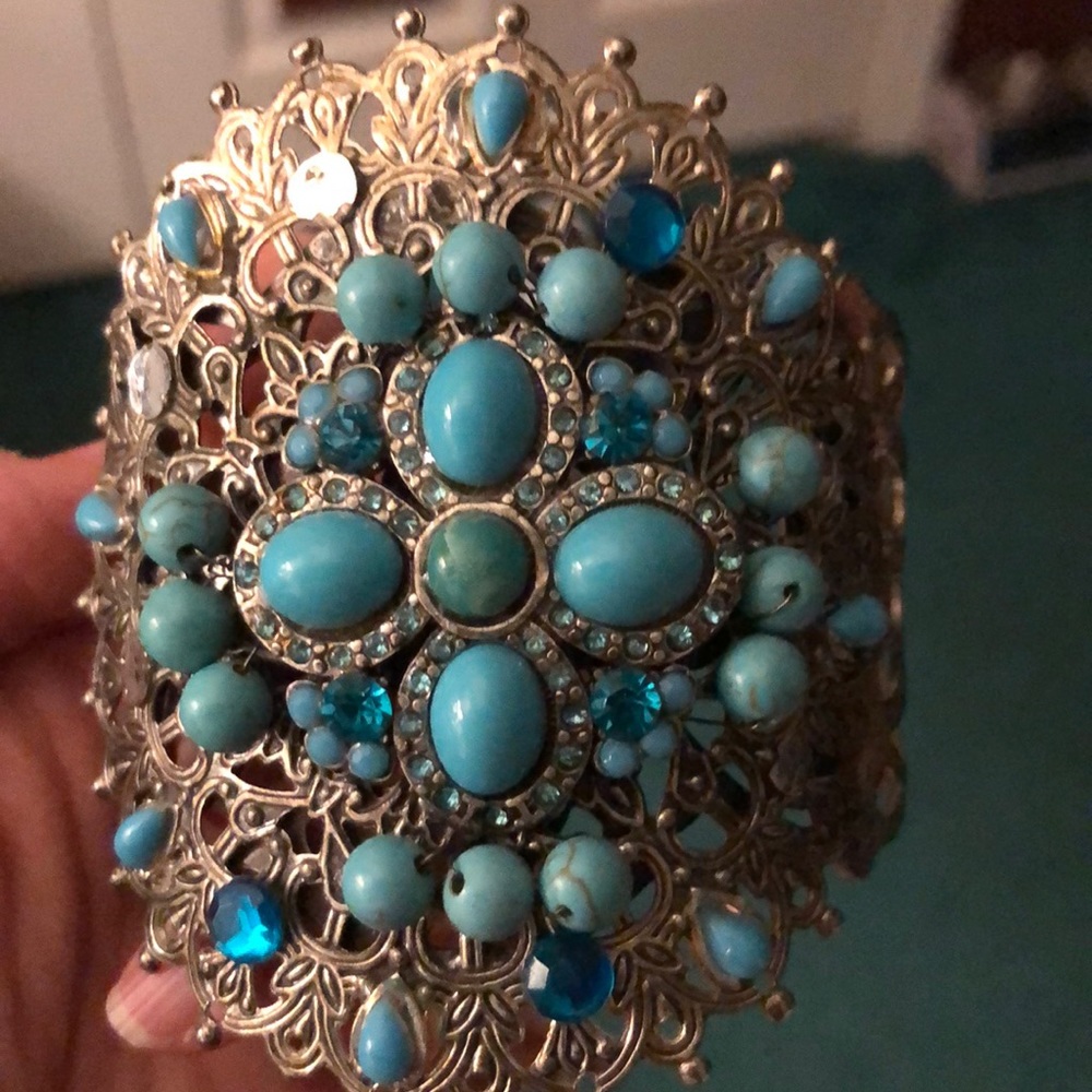 Arm cuff statement piece - Picture 2 of 3